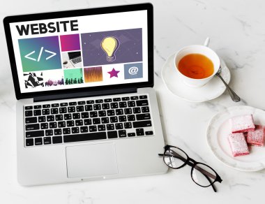 bilgisayar ve ana Web sitesi kavramı