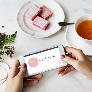 akıllı telefon ve E-ticaret kavramı