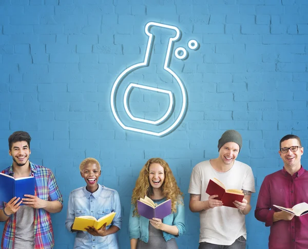 People holding books and smiling — Stock Photo, Image