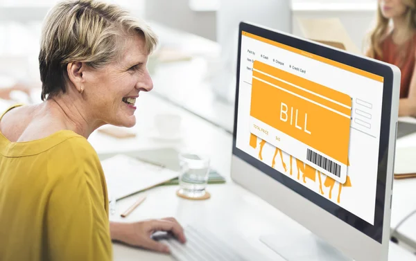 Ordinateur avec Bill sur moniteur — Photo