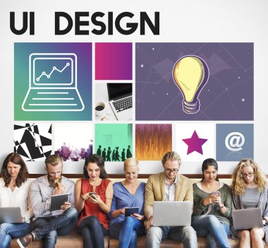 aygıtlar ve UI tasarım ile insanlar oturup