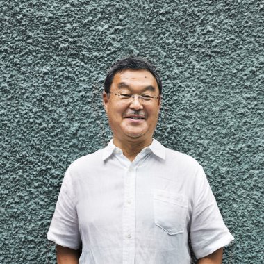 Japon erkek gülümseyen