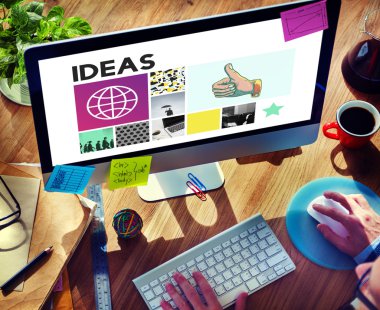 Bilgisayar kullanan adam 