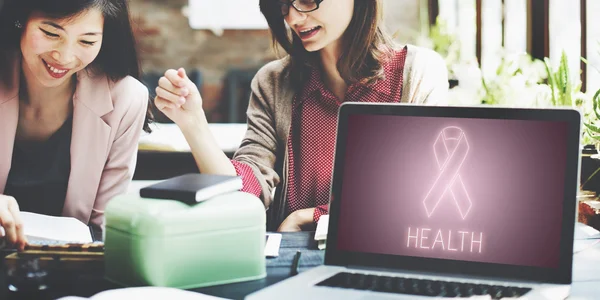 Femmes travaillant au bureau à domicile — Photo