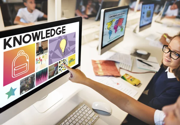 Pupils in computer classroom — Stock Photo, Image