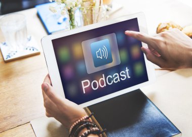 kadın holding tablet