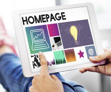 Dijital tablet ellerinde
