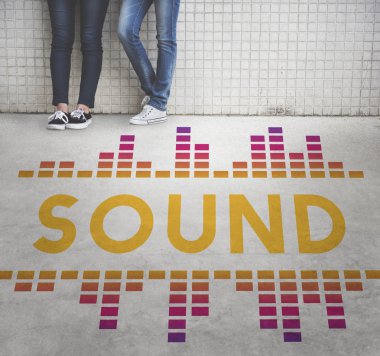 Kızlar duvara yakın daimi