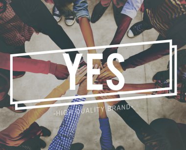 çok ırklı insanlar elele