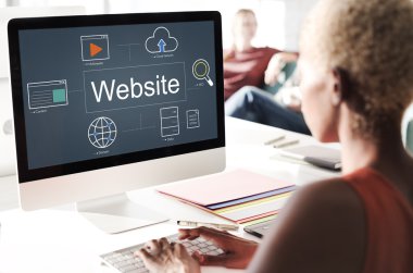 işkadını üstünde bilgisayar Web sitesi ile çalışma