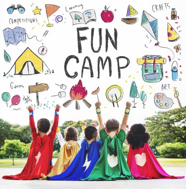 Süper kahraman çocuklar birlikte eğlenin