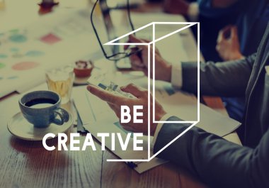 Cep telefonu ve yaratıcı olmaya kullanarak iş adamı