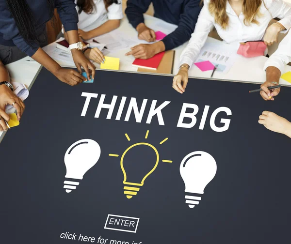 Studenten-Brainstorming an der Universität — Stockfoto