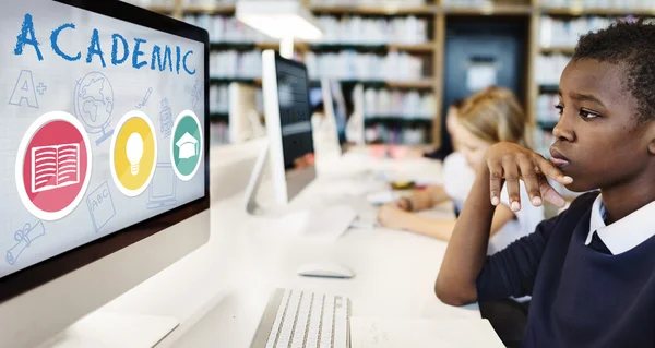 Kids studying with computer — Stock Photo, Image