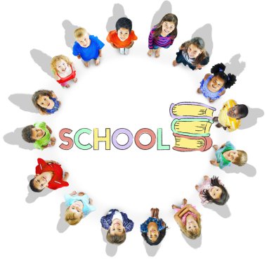 Daire içinde duran çocuk 