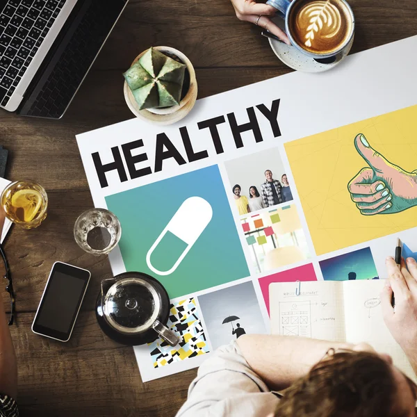 Mesa con póster con Healthy — Foto de Stock