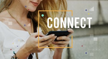 cep telefonu kullaranarak lady