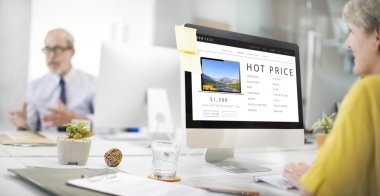 Ofiste çalışan iş adamları