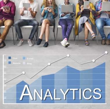 İnsanlar dijital araçları tarama