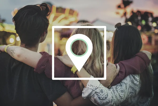 Friends hugging in Amusement Park — Stock Photo, Image