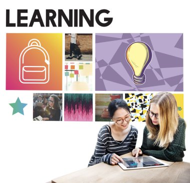 Kızlar tablet kullanma