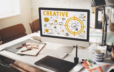 bilgisayar monitöründe çalışma alanı tablosu