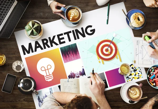 Mesa con póster con Marketing —  Fotos de Stock