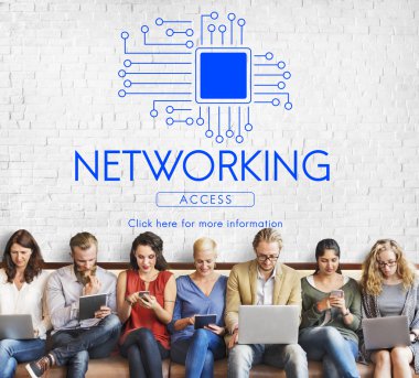 aygıtlar ve ağ ile insanlar oturup