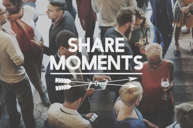 büyük grup insanlar ve paylaşım anlar