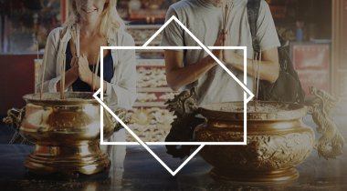 iki genç insanlar dua