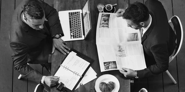 Empresários em reunião têm discussão — Fotografia de Stock