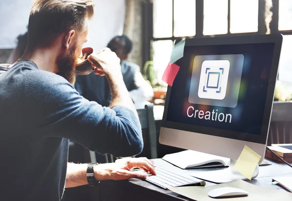 Man drinking coffee and working — Stock Photo, Image