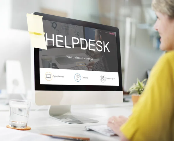 Υπολογιστή με helpdesk στην οθόνη — Φωτογραφία Αρχείου