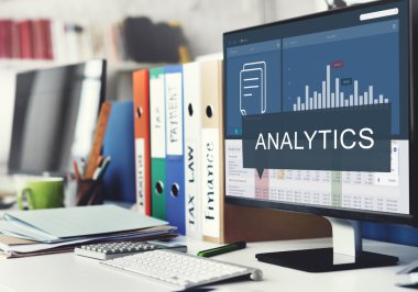 bilgisayar monitöründe çalışma alanı tablosu