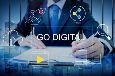 Dijital teknoloji kavramı ile çalışan adam