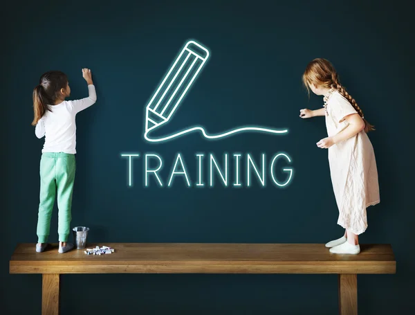 Schattig zusters tekening op blackboard — Stockfoto