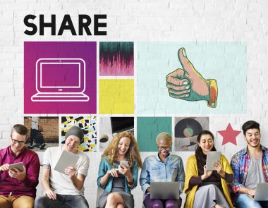 İnsanlar dijital araçları tarama  