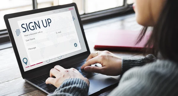 Woman working with laptop — Stock Photo, Image