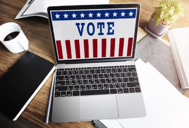 dizüstü bilgisayar ile çalışma alanı tablosu