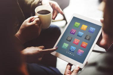 tablet ve kahve grubu