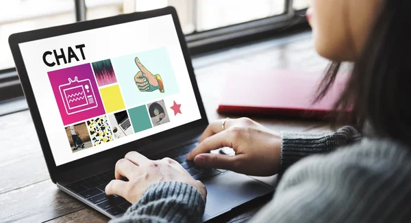 Woman working with laptop — Stock Photo, Image