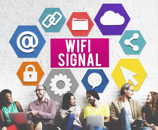 Freunde der Vielfalt an der Wand mit Wifi-Signal — Stockfoto