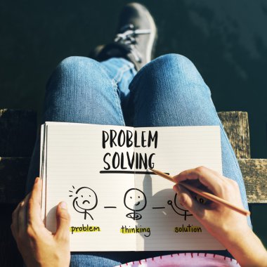 Defterde yazan kadın