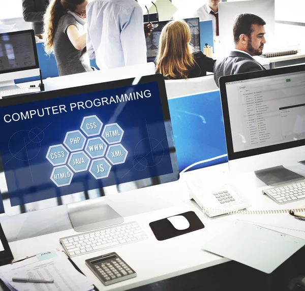 Computer-monitoren met programmering — Stockfoto