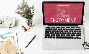 Dizüstü bilgisayar ile çalışma alanı