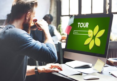 adam içme kahve ve çalışma 