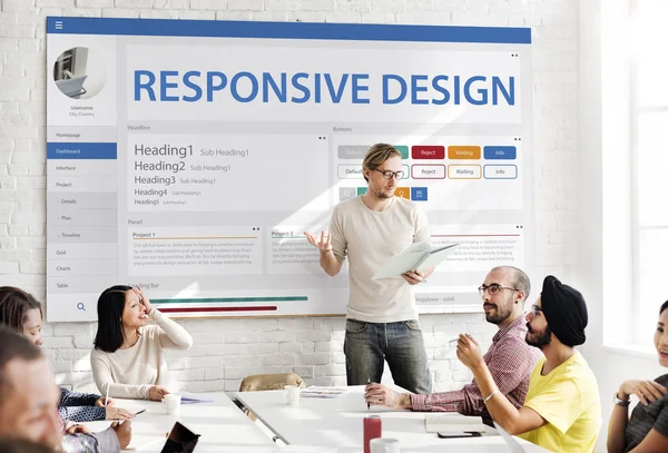 Affärsmöte med responsiv Design — Stockfoto