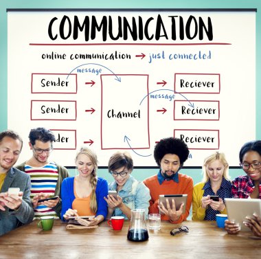 Dijital aygıtlar kullanan insanlar