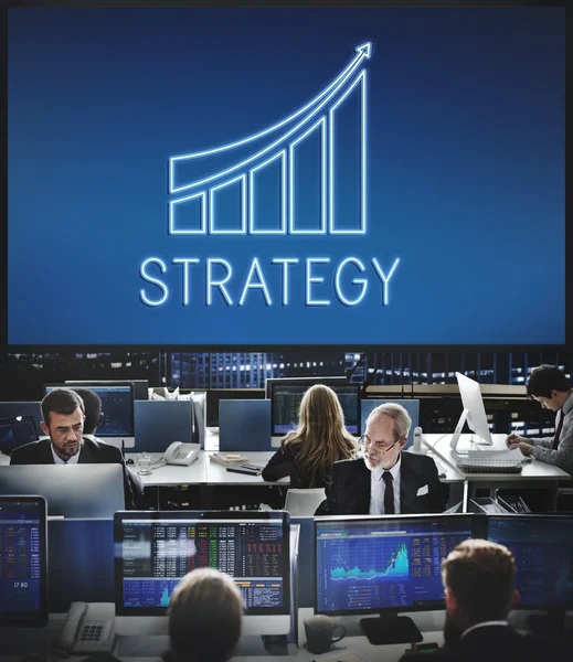 Trabajadores empresariales y estrategia — Foto de Stock