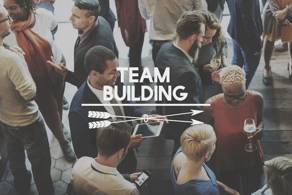 Grande gruppo di persone e Team Building — Foto Stock